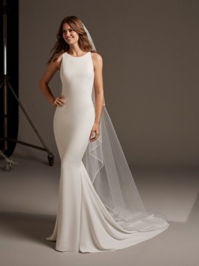 WEDDING DRESS 2020 Pronovias Bellatrix