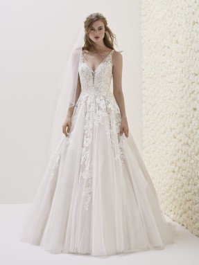 WEDDING DRESS 2020 Pronovias Elsira