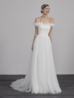 WEDDING DRESS 2020 Pronovias Esai