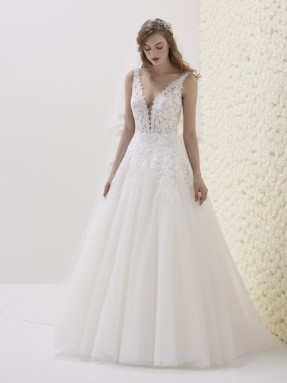 WEDDING DRESS 2020 Pronovias Estibaliz