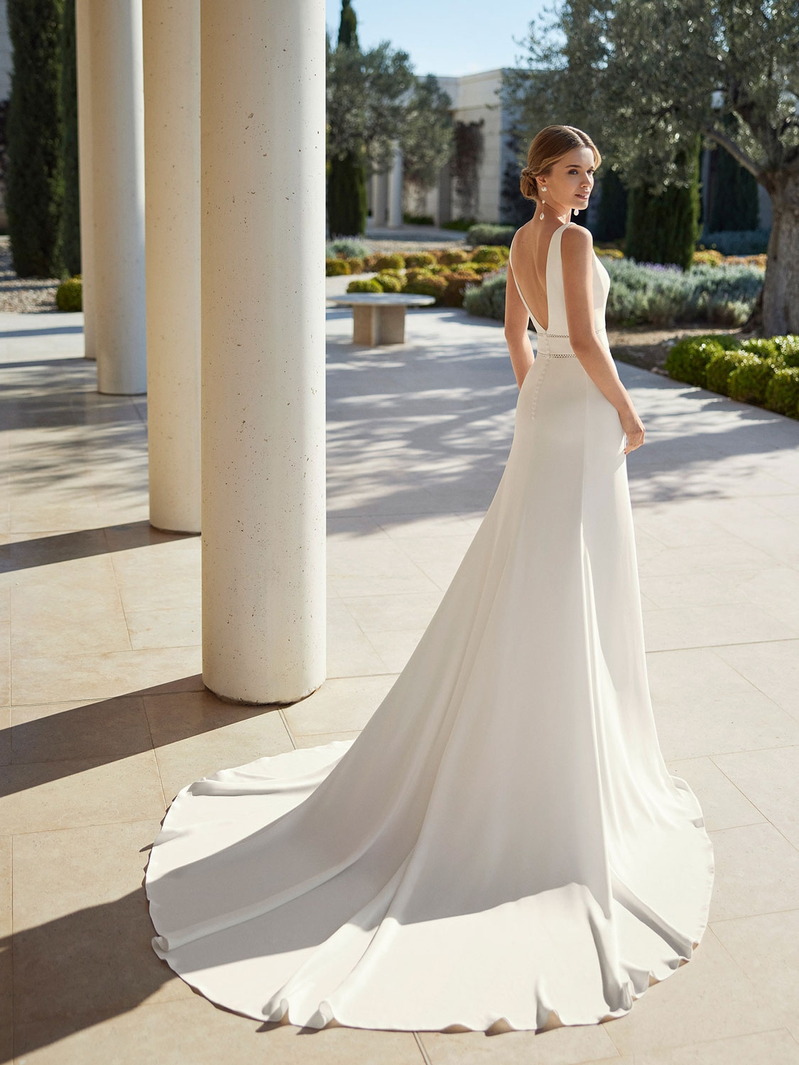 Wedding dress Rosa Clará Valqui 2023 NUANCE