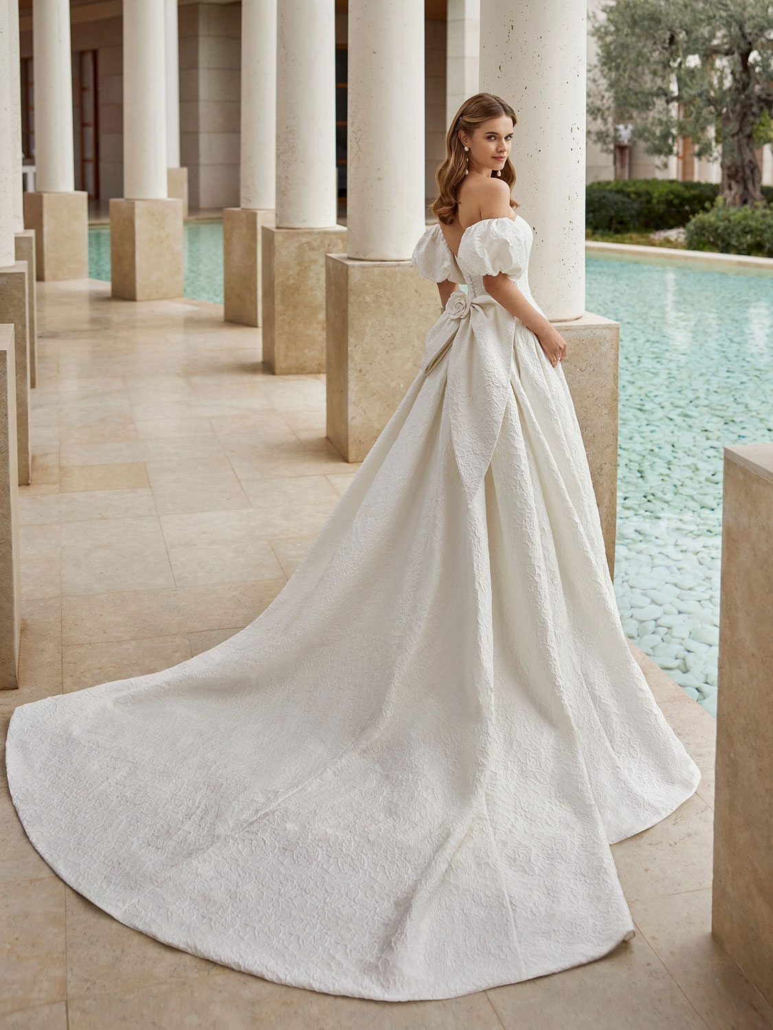 Wedding dress Rosa Clará Vrazia 2023 | NUANCE