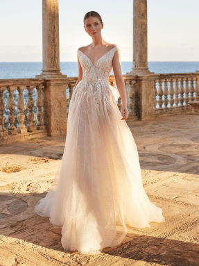 WEDDING DRESS 2024 Pronovias Ilitia
