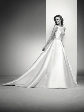 WEDDING DRESS 2020 Pronovias Irlena