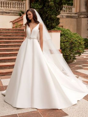 WEDDING DRESS 2020 Pronovias Malena