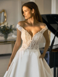 WEDDING DRESSES Pronovias Charleston 2023