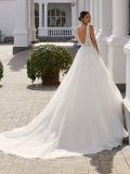 Svatební šaty Pronovias Elia 2023