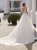 WEDDING DRESSES Pronovias Elia 2023