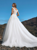 WEDDING DRESSES Pronovias Jeita 2022