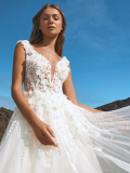 WEDDING DRESSES Pronovias Jeita 2022