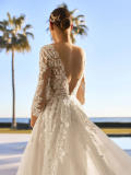 WEDDING DRESSES Pronovias Mariama 2023