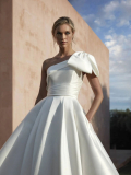 WEDDING DRESSES Pronovias Nicosia 2024