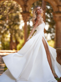 WEDDING DRESSES Pronovias Nora 2023