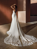 WEDDING DRESSES Pronovias Roman 2024