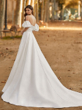 Svatební šaty Luna Novias Tunan 2023