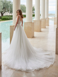 WEDDING DRESSES Rosa Clará Veka 2023