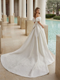 WEDDING DRESSES Rosa Clará Vrazia 2023