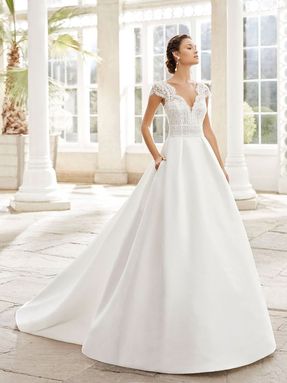 WEDDING DRESSES Rosa Clará Torino 2021