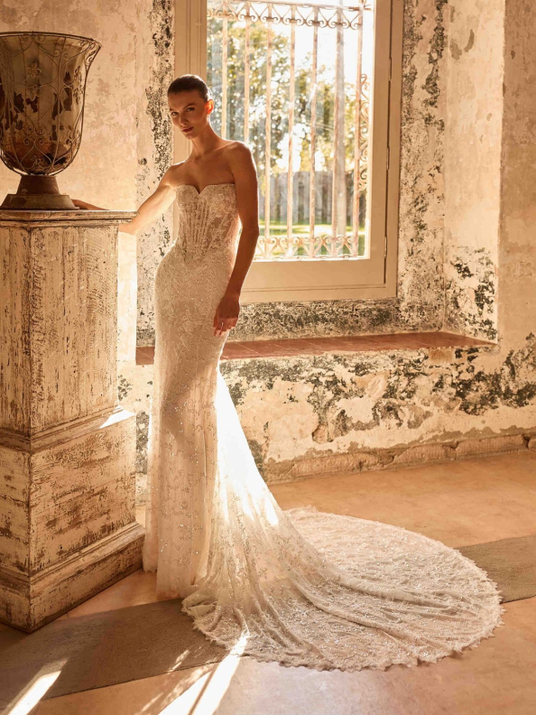 Svatební šaty Pronovias Hajay 2027 