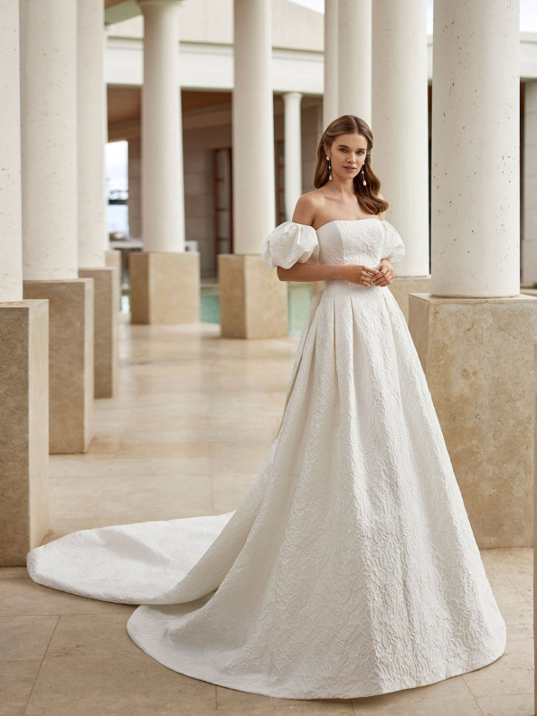 WEDDING DRESSES Rosa Clará Vrazia 2023 